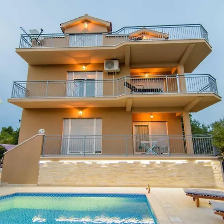 アパート My Dalmatia