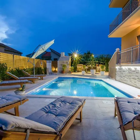 My Dalmatia アパート ザダル